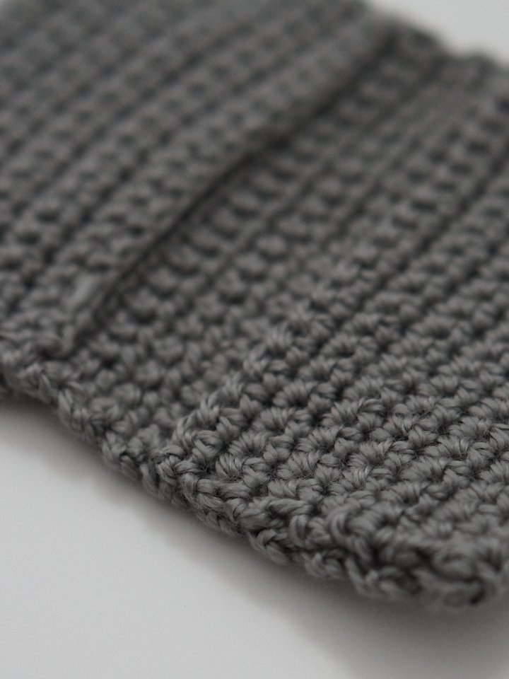 Folded card holder crochet pattern product image (1)