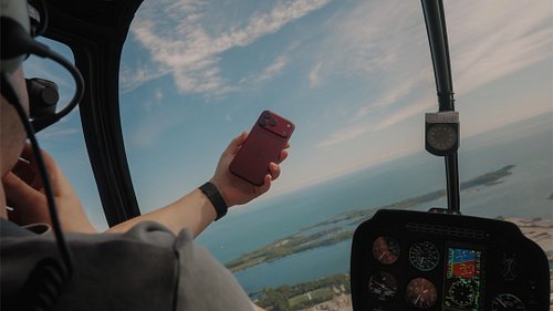 Normal was never on the unboxing itinerary 🤷🏻‍♂️

Shoutout to @helitours 🚁
Camera Crew @eagle.hawks.eyes 

Unboxing iPhone 18...