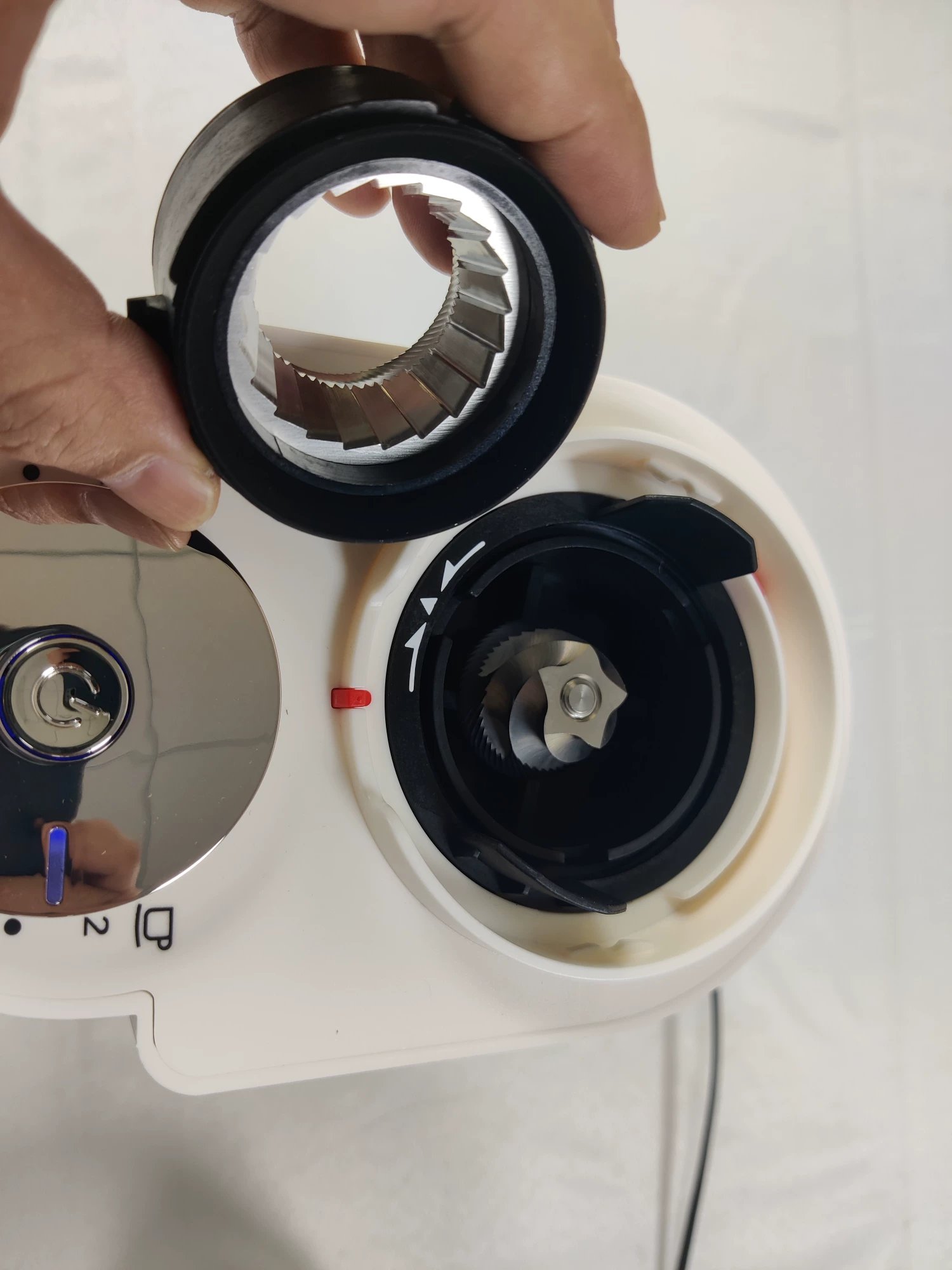 Electric Conical Burr Coffee Grinder with 31 Settings & Anti-Static Technology product image (13)