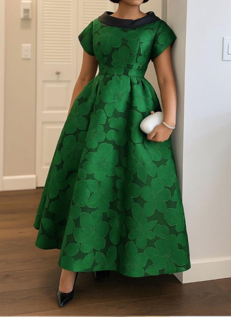 Luxury dress product image (3)