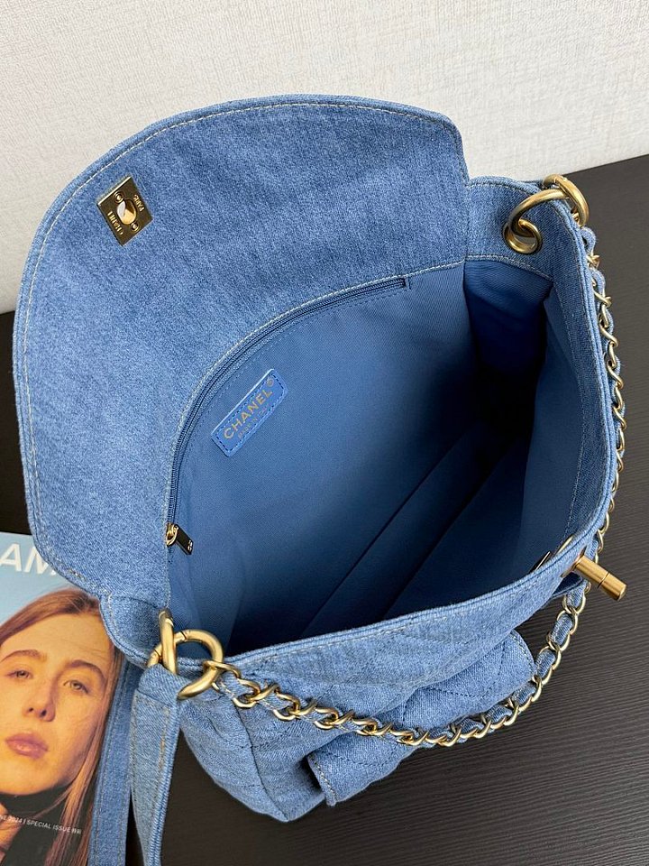 Pre-Owned Like New Chanel Bag product image (2)