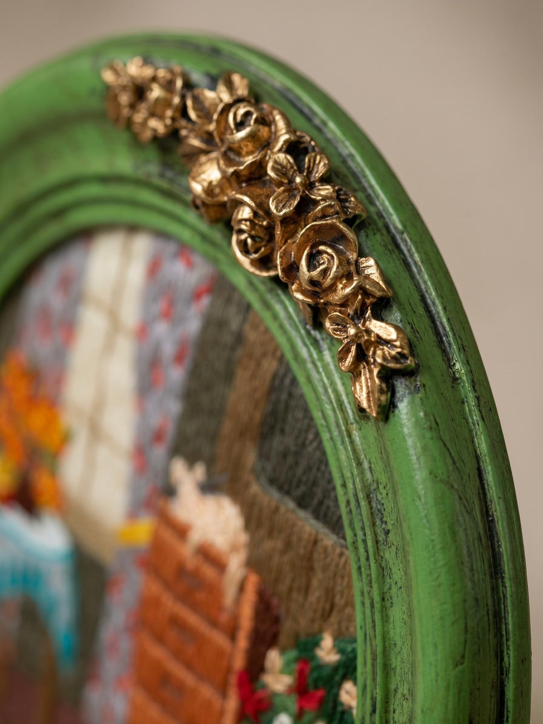 Christmas Cottage Memories Impression Embroidery Artwork in Vintage Distressed Frame product image (4)