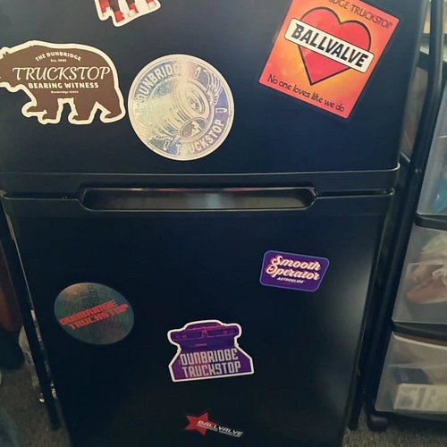 Tge best beer fridges at BGSU know what's up!! #loveahrosko #dbridgetstop #ayziggyzoomba #Ballvalve #b3afeebee