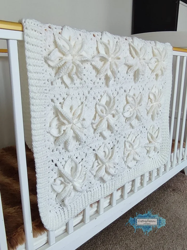 White Poinsettia Crochet Afghan Pattern | Flower Granny Square Blanket (PDF Pattern) product image (1)