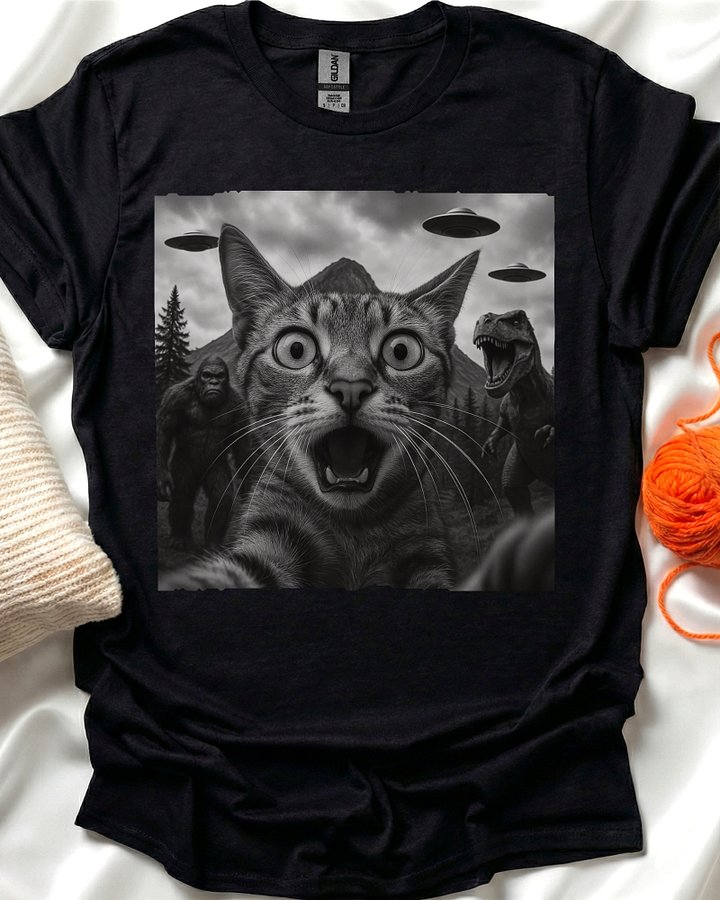 UFO Bigfoot T-Rex Selfie Cat T-Shirt product image (1)