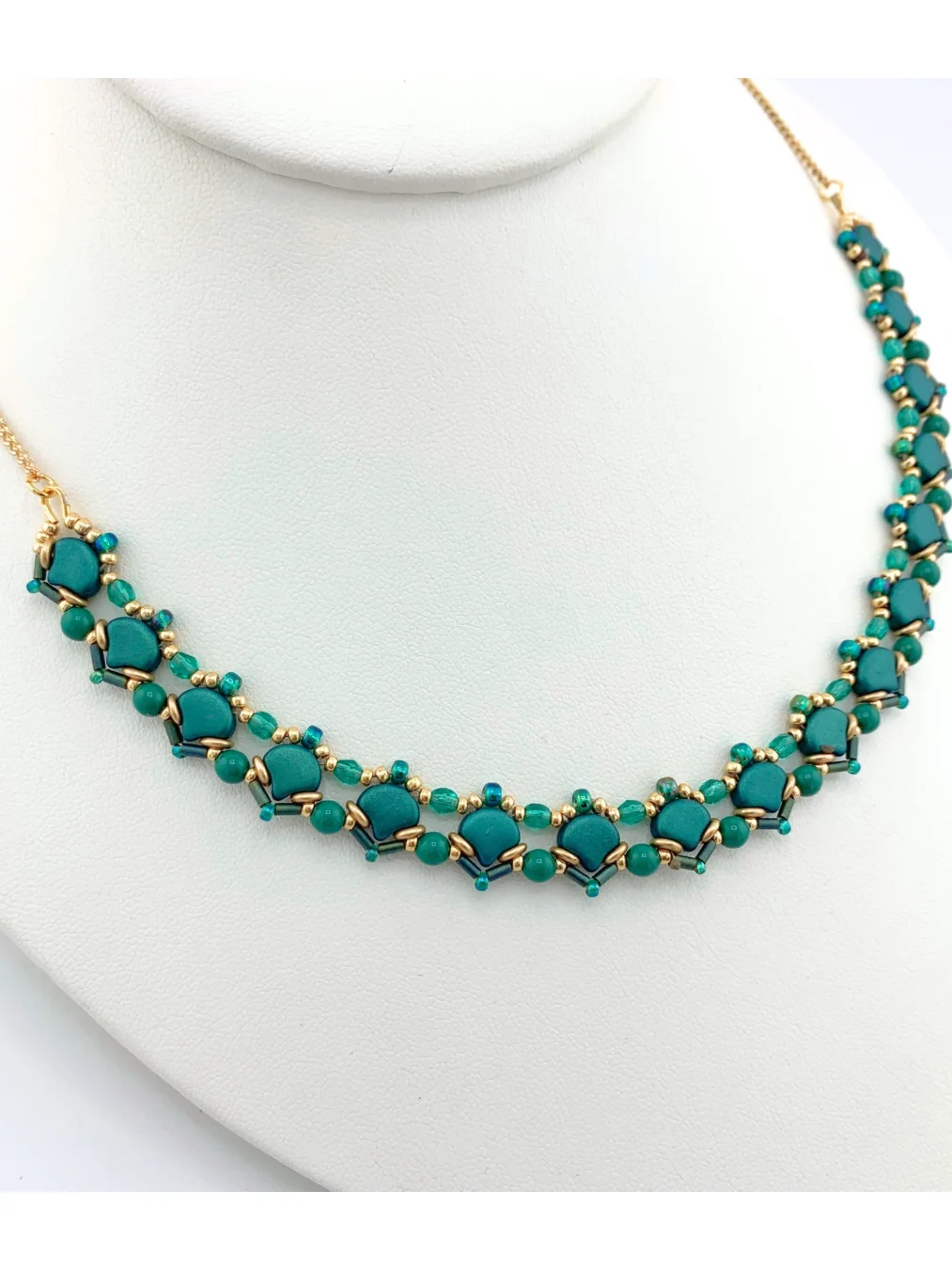 Queen’s Trellis Necklace - Green product image (3)