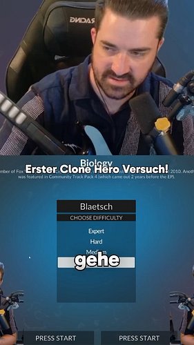 Jeder fängt mal klein an. Erster Versuch bei Clone Hero! #clonehero #fail #gaming #blaetschmusic