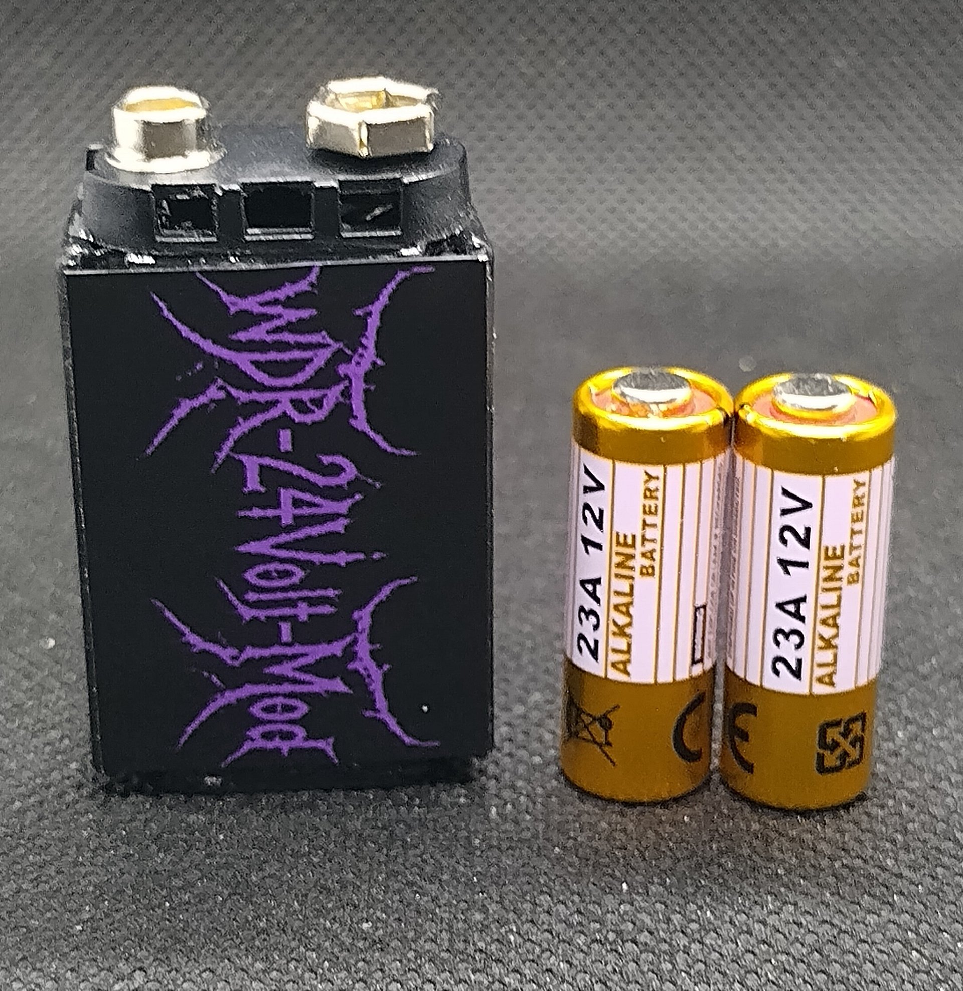 WDR-24Volt-Mod Active Guitar/Bass Booster For EMG & Fluence (Batteries Included) product image (4)