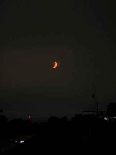Love me some moon pics. #moonjoy #waxingcrescent