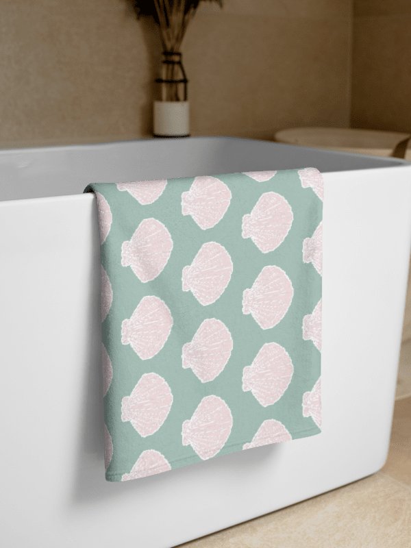 GREEN PINK SEASHELL TOWEL - Grün und Rosa Handtuch mit Muscheln product image (1)