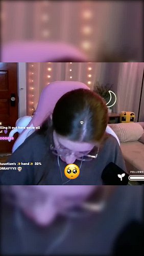 Dance the Pain Away ! Depression cant hit a moving target! #streamladder #peachymoon27
