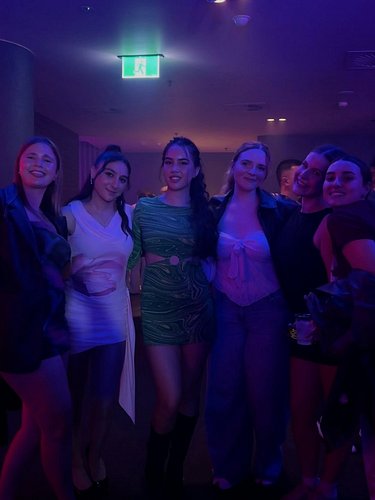 new places, new faces 🌍❣️