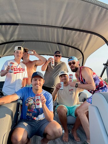 What a start to summer. Huge thanks to @craguns.legacy.courses and @cragunsresort for a great golf trip. 10/10 on everything!...
