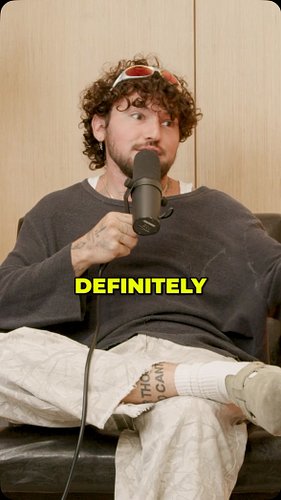 Inside scoop?!! 

#podcastclips #podcast #hibaby #streaming #jccaylen