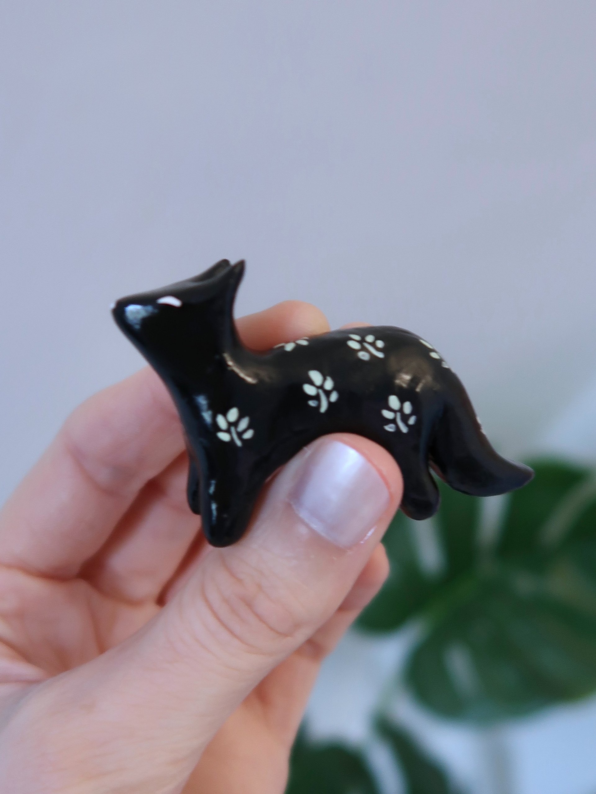 Black Leafy Fox Figurine product image (1)