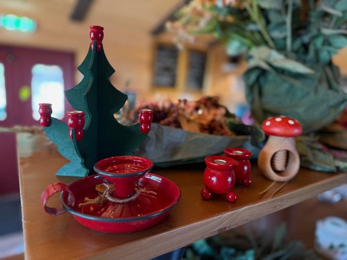 🎄 DET BÖRJAR SMYGA SIG IN LITE JUL I HYLLORNA… ❤️

Några klassiska julfavoriter från @stromshaga har precis flyttat in hos os...