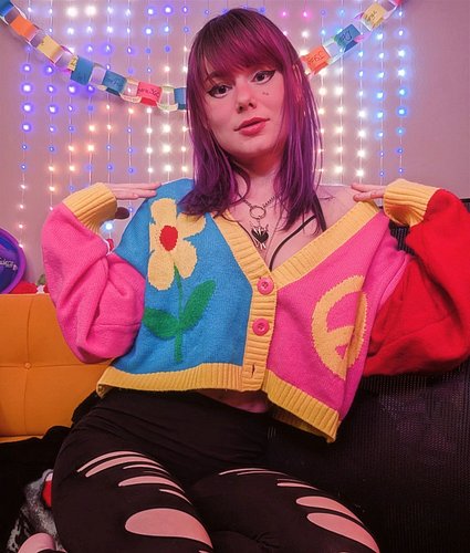 Lysm 💖
(repost because I noticed last post had a part of my head cut off 😅)
.
.
.
#selfies