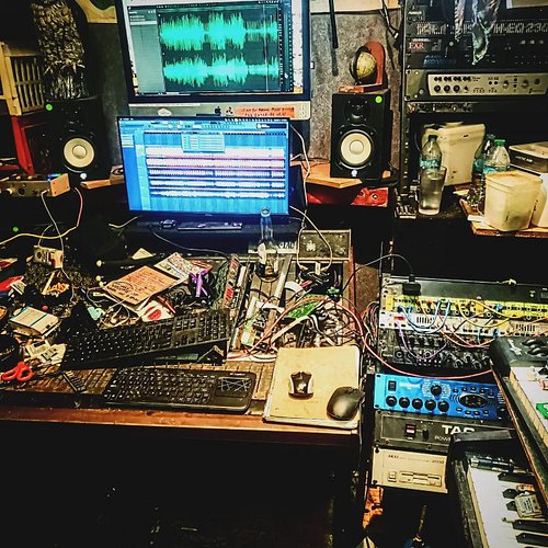 Little did i know then
About everything 
That i know now
In regards to music,
Sound, theory, passion, 
And rhe monumental
Und...