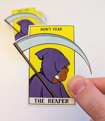 The next sticker of the month is out! It's based on one of my StreamINK designs - the prompt was Tarot Card, by @studiolumite...