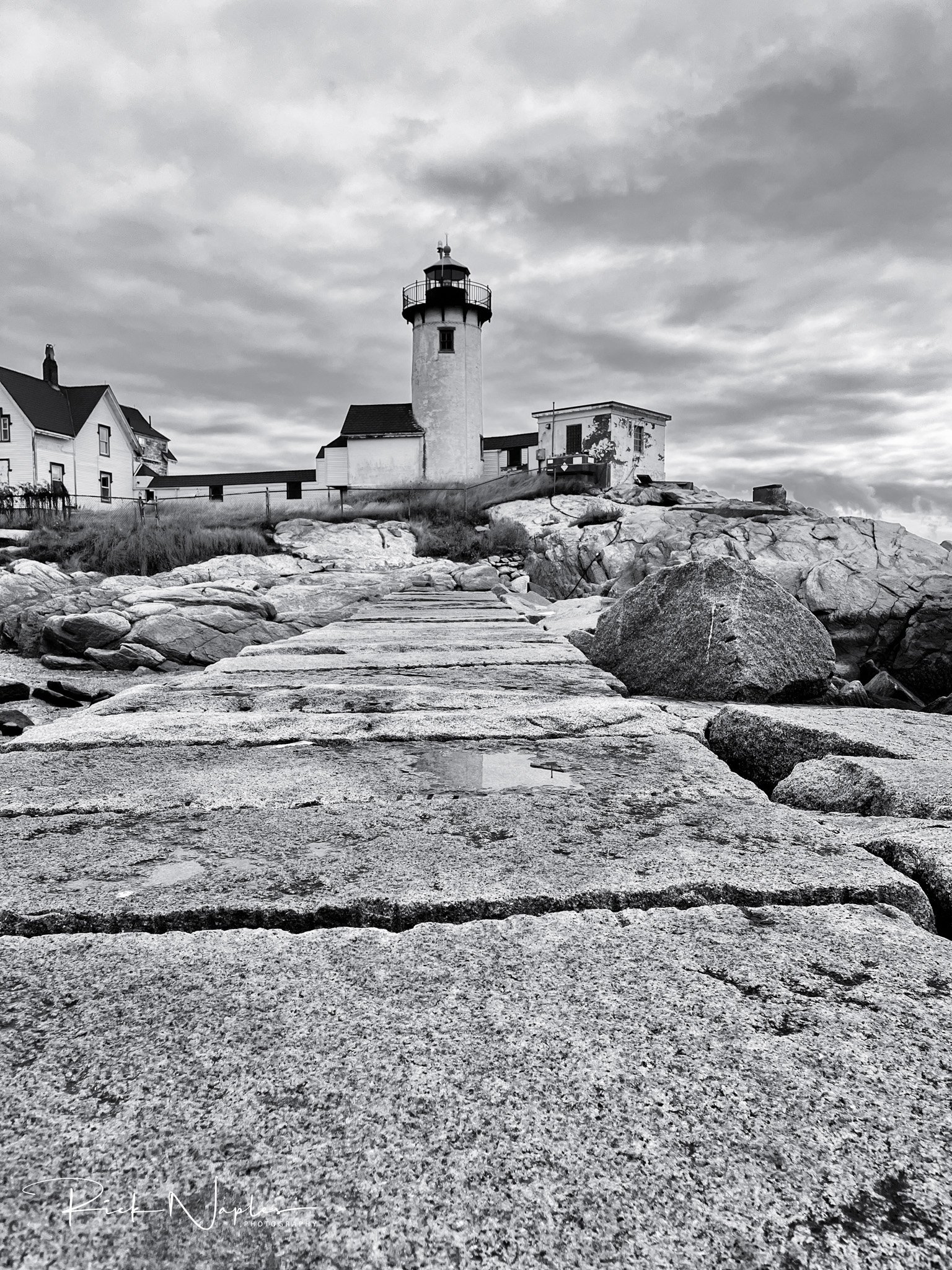 BLACK AND WHITE PHOTOGRAPHY product image (5)