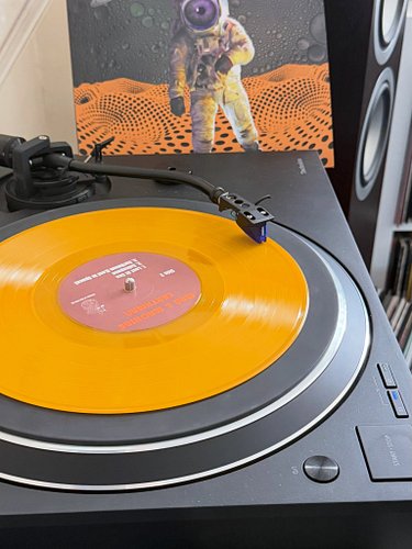 Man & Machine : Earthman : 2026
10” vinyl EP / 6 tracks 
From Fruits de Mer Records
Imagine the accoustic tracks from Meddle ...