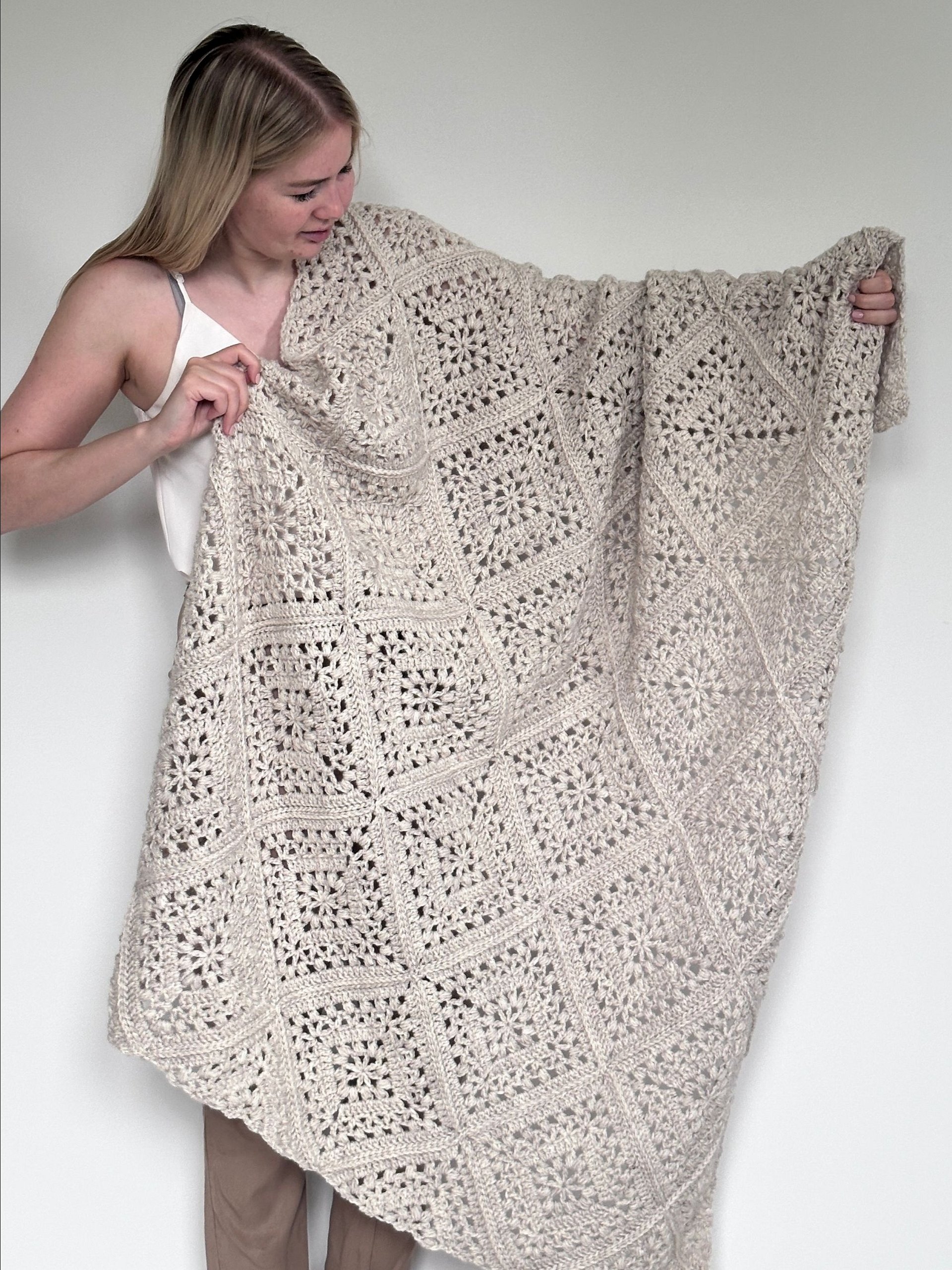 Tulip Square Throw product image (2)