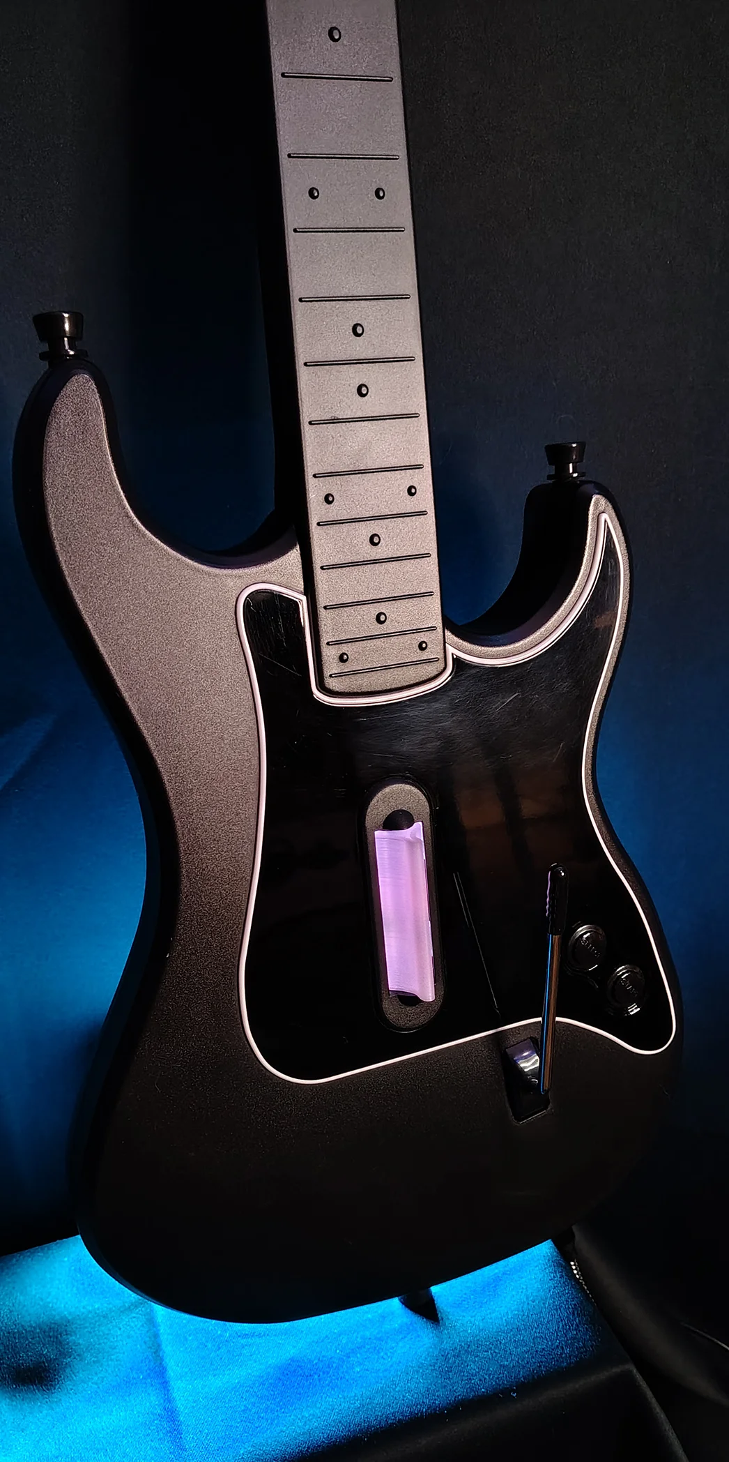 [KR001] Modded Kramer Guitar product image (2)