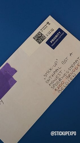 Dear stickiez, next up we have a 
lovely submission by @susannabanana___ from Germany 🇩🇪 

Opening stickerpacks for our open ...