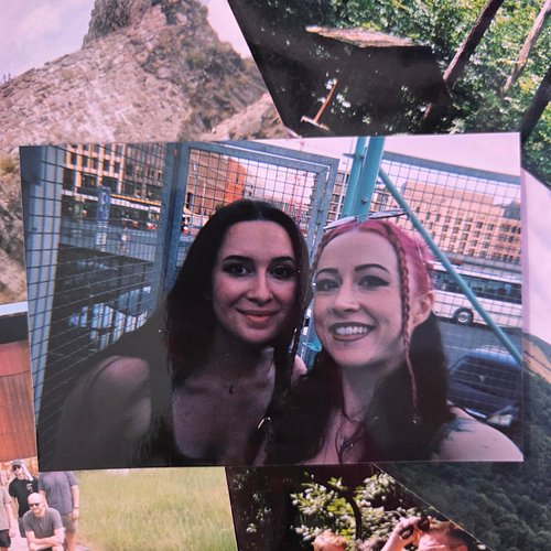 There's nothing like getting the film developed after an amazing trip 🥹 

This is some photos from the Prague @dayz.game
Unit...
