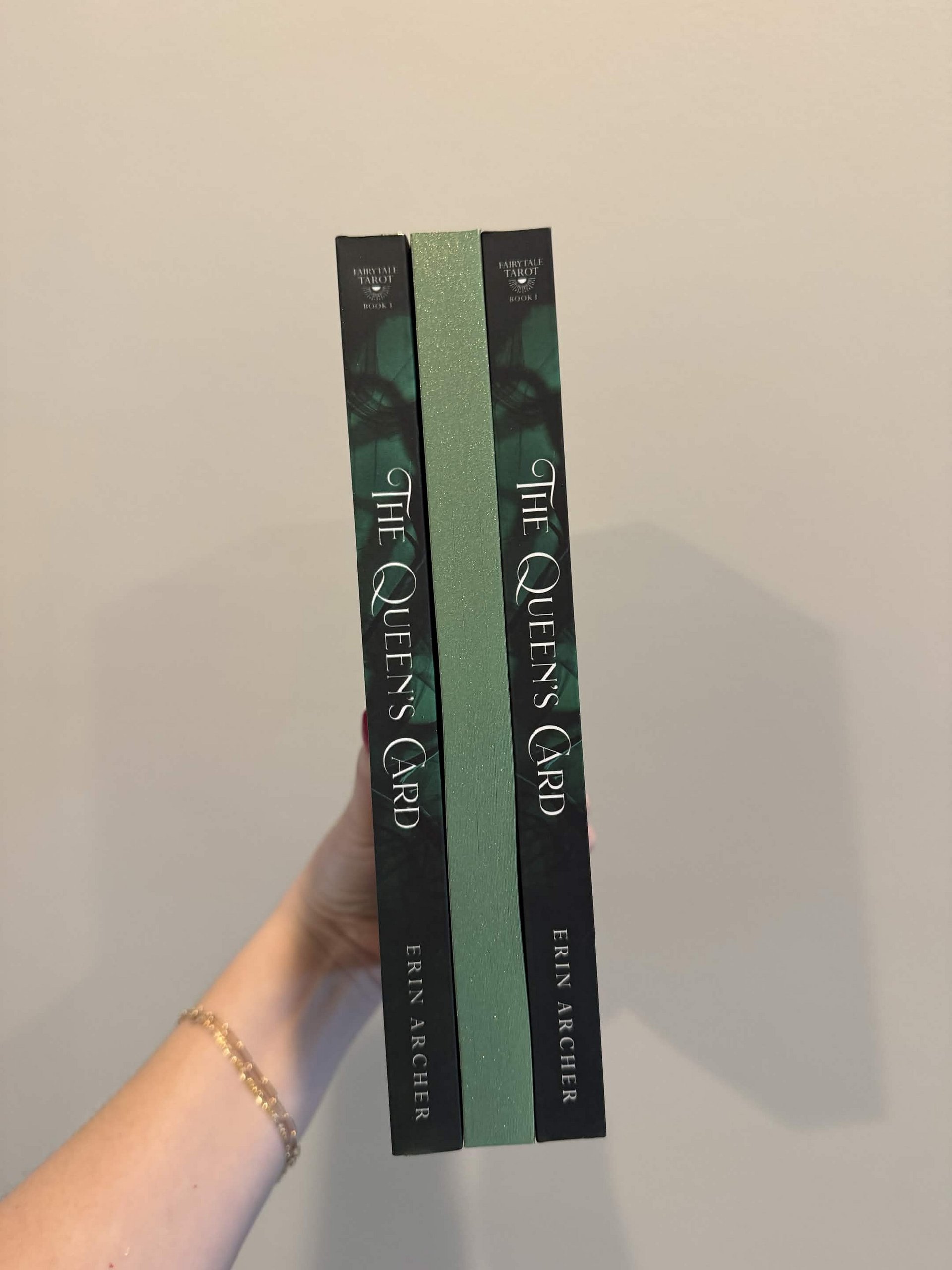 The Queen's Card Signed Paperback SPRAYED EDGE product image (4)