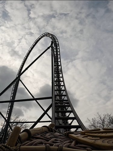 Let's go for a front row ride on Toutatis, the fantastic Intamin multi-launch coaster at Parc Astérix 🎢

How highly do you ra...