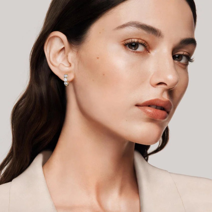 Zelda Lab Diamond Huggie Hoop Earrings in 925 Sterling Silver product image (4)