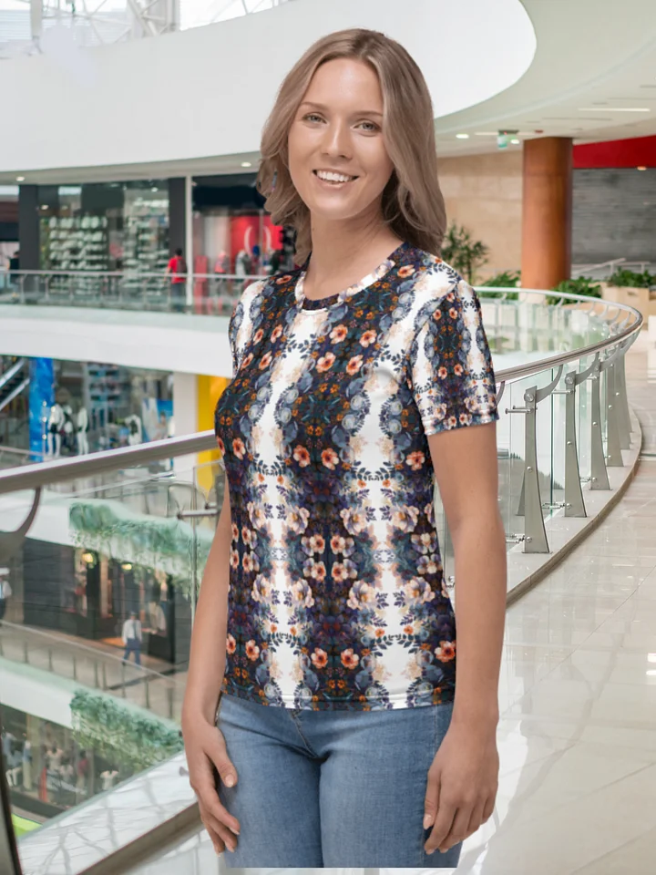 Floral Mirror: Elegantes Allover-Blumen-Shirt Women's T-Shirt product image (1)