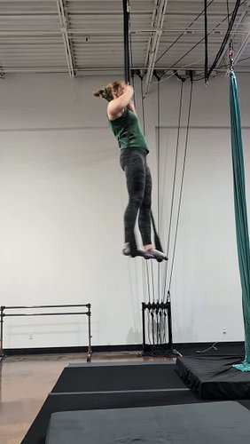 Combo from Trapeze 2 💖 We offer classes for all levels including beginners ages 7+ and adults! Sign up for Intro to Aerial at...