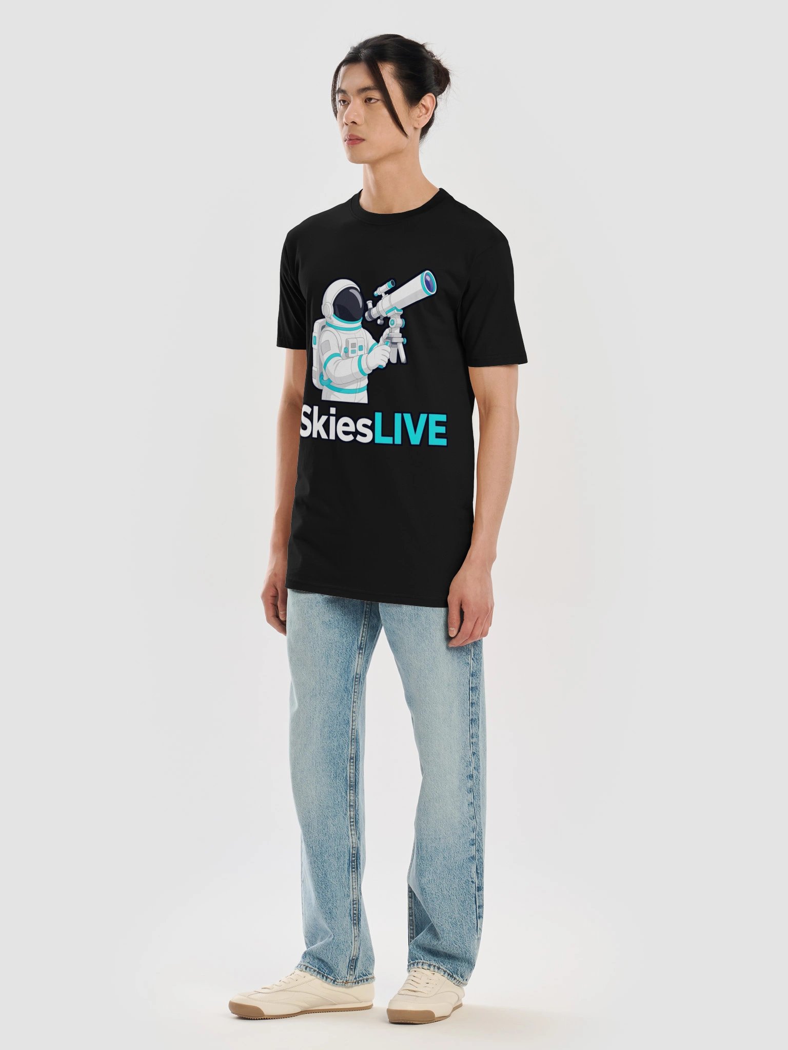 SkiesLIVE Astronaut Premium Heavyweight Tee product image (40)