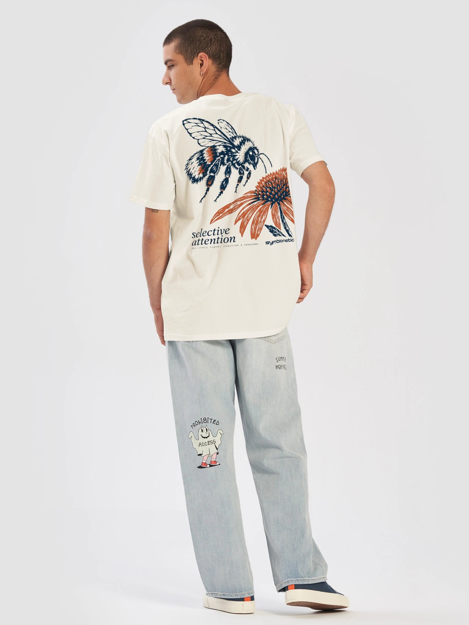 Selective Attention — Bee & Flower T-Shirt product image (6)