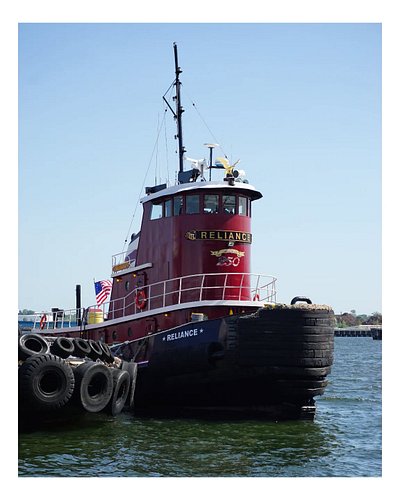 There's something really nice about a cool boat.
#providence #boat #summervibes