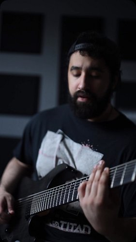 simple riffage is a vibe 

Song: Andromida - Rebirth