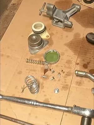 Small engine assembly? Proper lubrication is key. Watch how it's done. #MechanicTips #EngineRepair #DIY #AutoTech