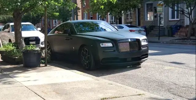 That was on a little stroll while skateboarding and all of a sudden, a Wild Rolls-Royce in matted, black with sport tires appears. had to stop and take a look , because you don't see this every day where I live #racing #music #rolls#rollsroyce #rolls #rich #fypシ #foryoupage #fyp #car #cars #expensive