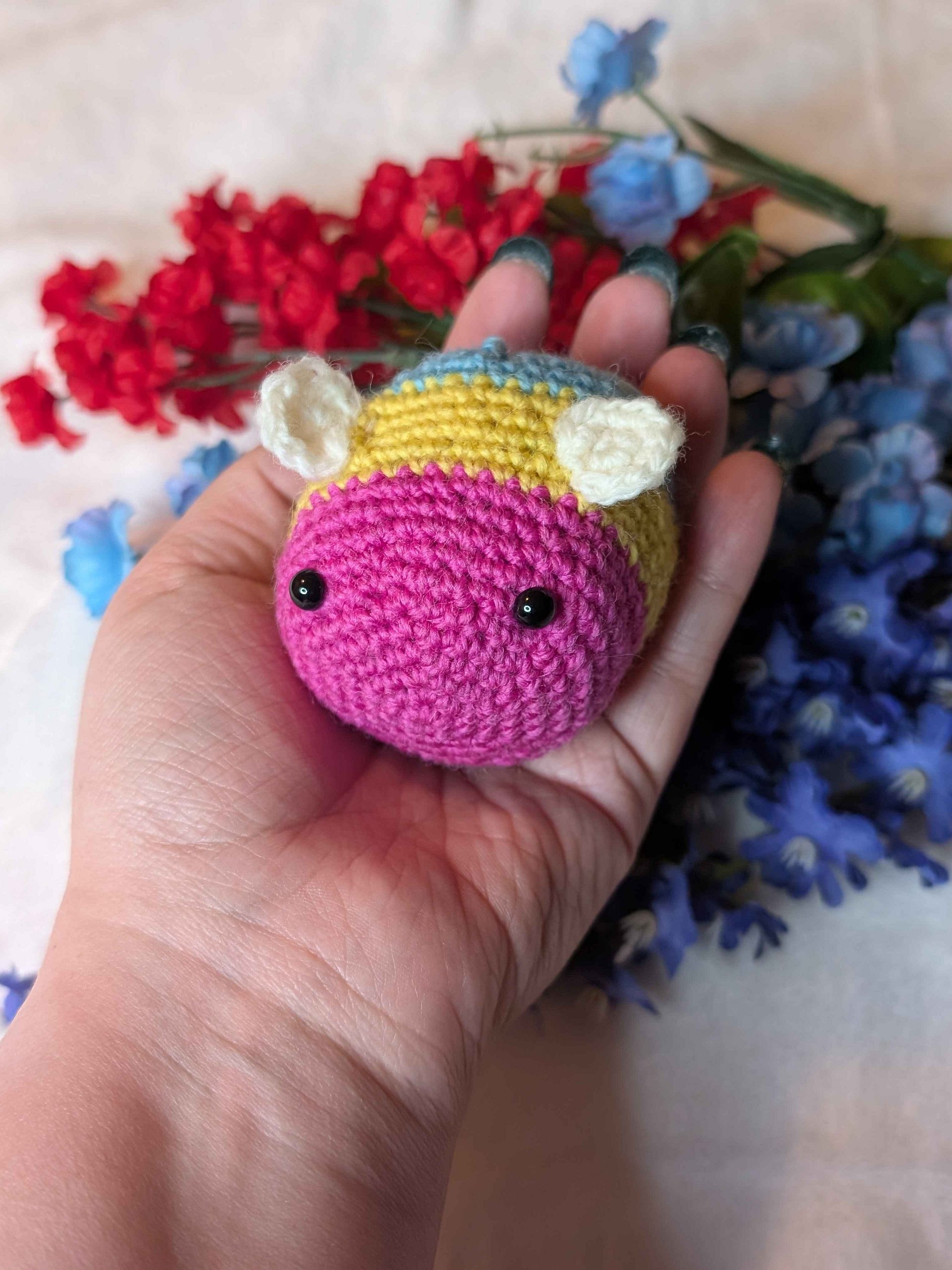 [PRE-ORDER] Pansexual Bee Plush product image (3)