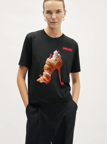 👠🥐 Fashion x Food Porn = Croissant Heels – Limitless Drop
Would you rock this surreal streetwear graphic? 🤯✨

The design’s al...