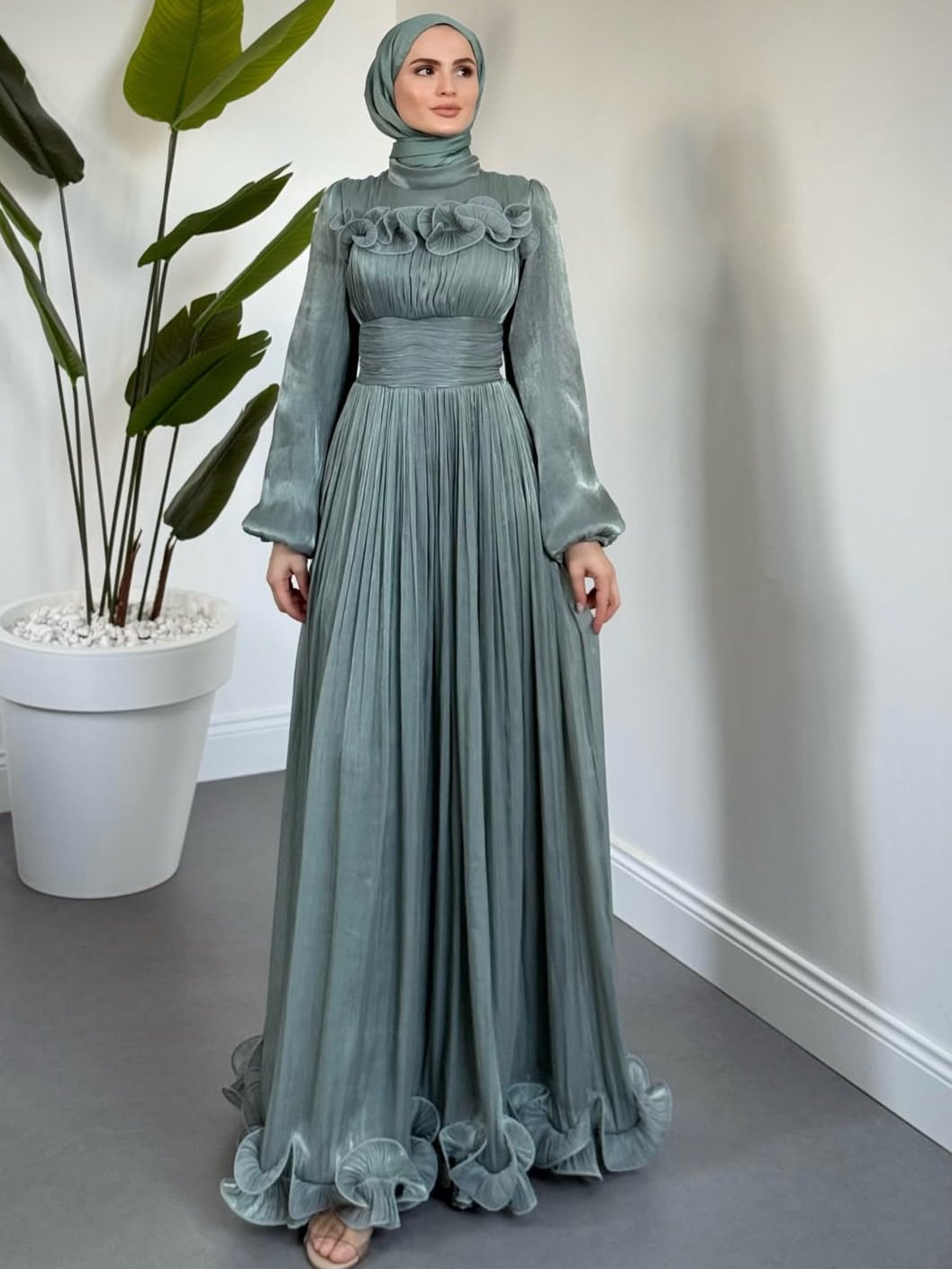 Luxury dress product image (2)