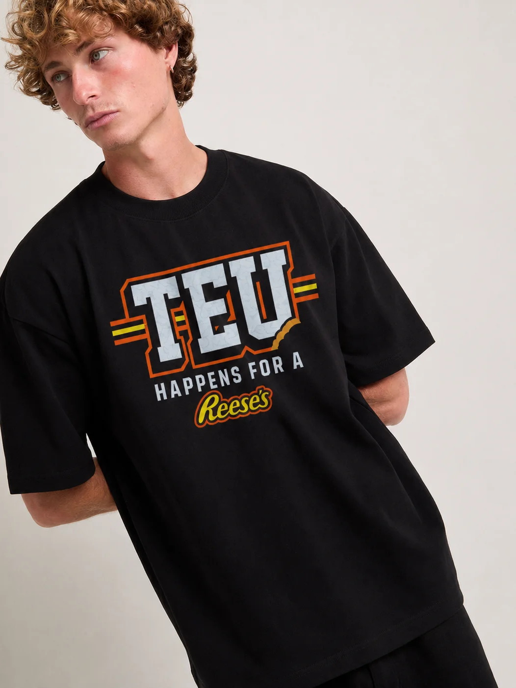 Teu Happens for a Reese’s Shirt – Funny Graphic Candy Tee product image (79)