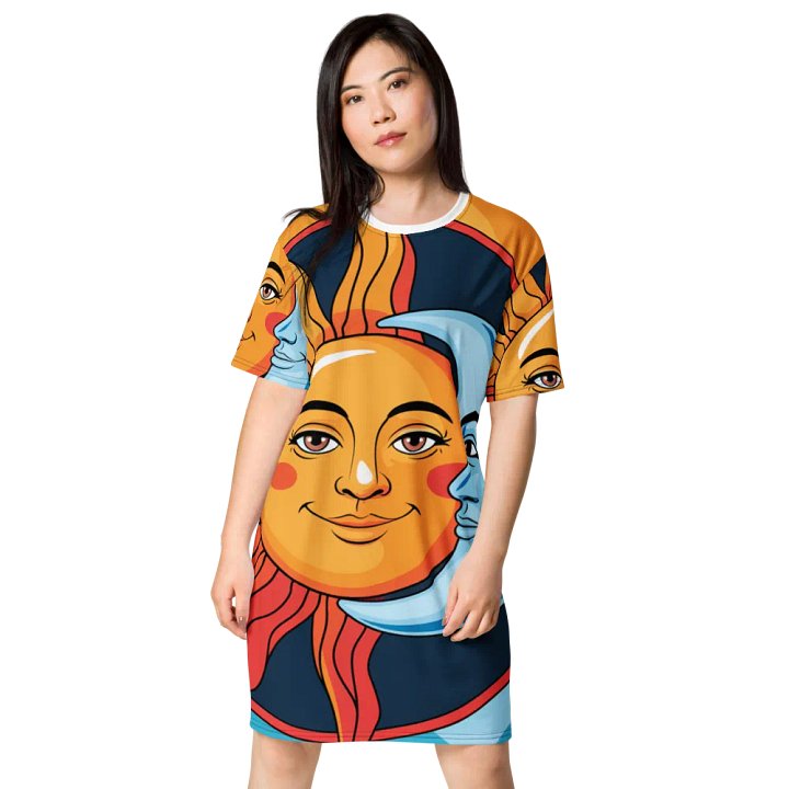 Graphic T-shirt product image (1)