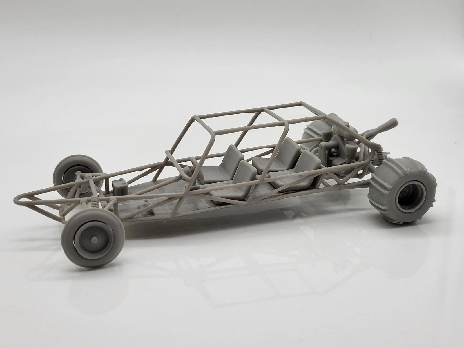 Four-seater Old School Dune Buggy Fully Detailed 1/25 Scale Model Kit product image (9)