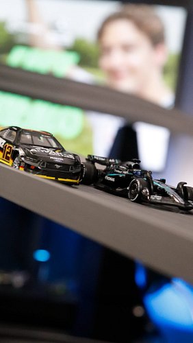 George Russell 🤝 Ryan Blaney

Formula One meets NASCAR in Hot Wheels form.

Inspired by the new GR x RB film on WhatsApp, whe...