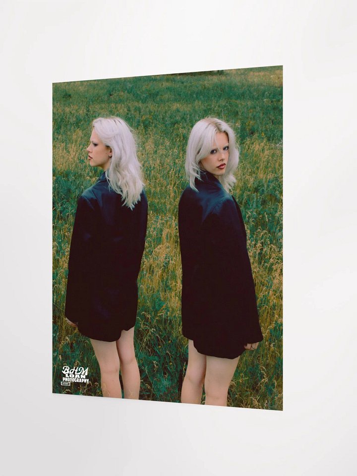 CONCEPT: REPLICA product image (2)