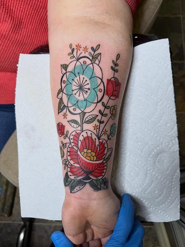 Mid-Century Modern Geometric Folk ➰ 
.
#MidCenturyModernTattoo #OpelikaTattoo #GeometricBotanical #MCMDesign #TattooMeaning