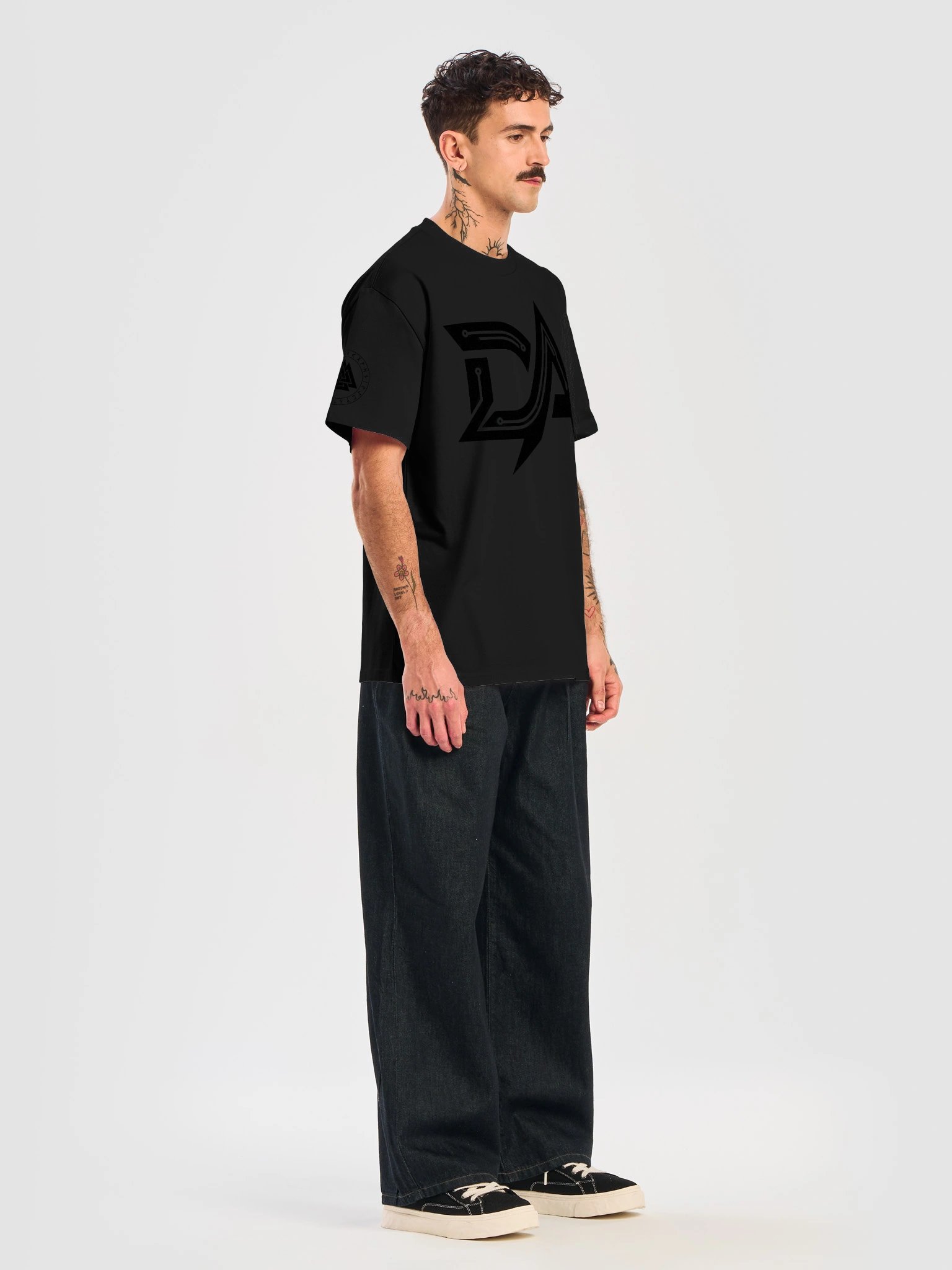 NEW LOGO DARKALPHA GRAPHIC BLACK TSHIRT product image (7)
